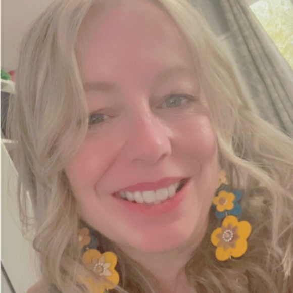 Meet your Posher, Lisa - Picture 1 of 1